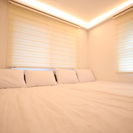 Hotel Huayuanhouse Hq In Hongdae Seul Esterno foto