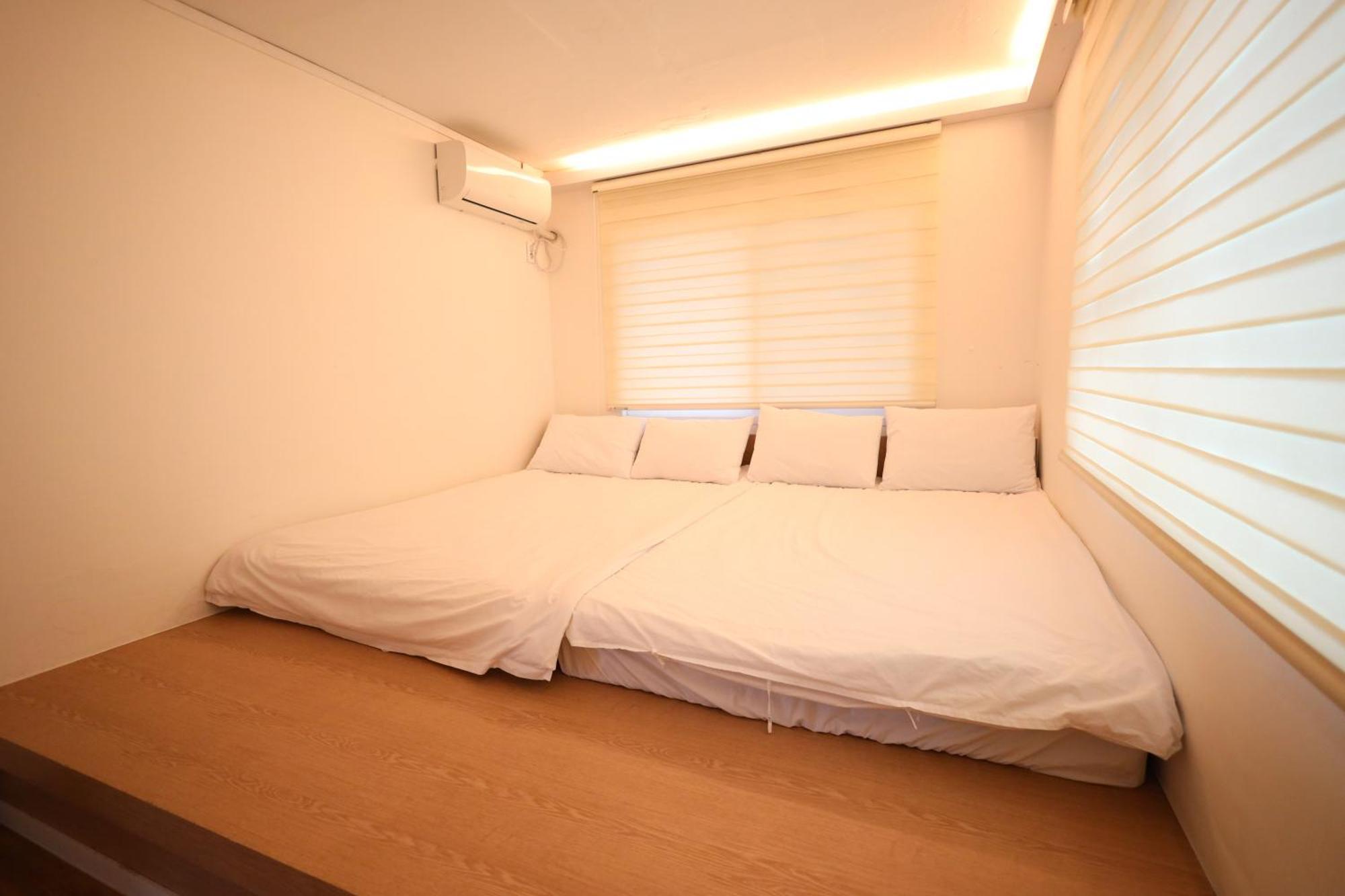 Hotel Huayuanhouse Hq In Hongdae Seul Esterno foto