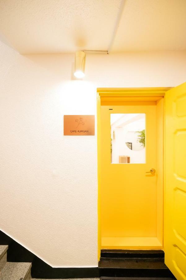 Hotel Huayuanhouse Hq In Hongdae Seul Esterno foto